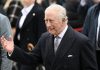 Regele Charles, lovit de „noroc” în Irlanda de Nord: un pescăruș l-a stropit în public