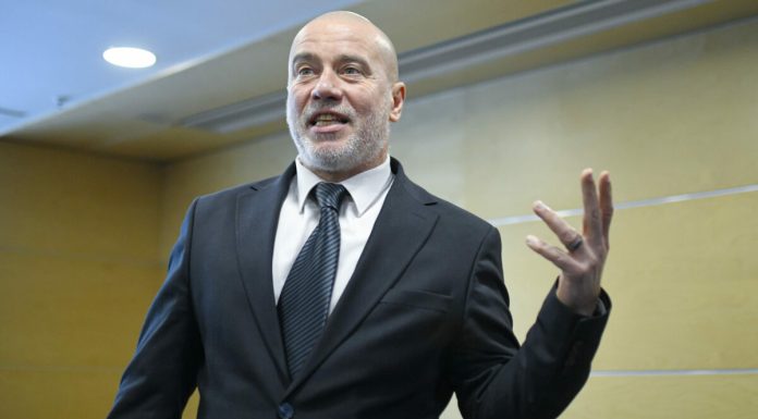 Înregistrare scandaloasă cu ministrul Culturii, Demeter András István (UDMR): Vând radioul la ruși cu 5 milioane și îmi bag p… în interesul național, pentru că eu sunt ungur!/Explicațiile ministrului