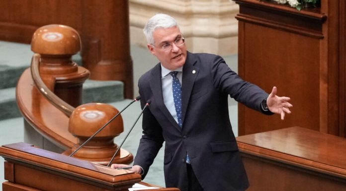 Noua lege a salarizării bugetarilor: grilă cu 12 grade, sporuri plafonate. Peste 500.000 de bugetari ar urma să primească diferențe compensatorii
