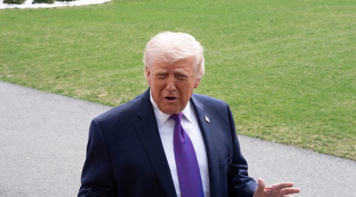 Donald Trump: Iranul a atacat o navă de marfă sud-coreeană. Poate e timpul să ni se alăture și Coreea în misiune