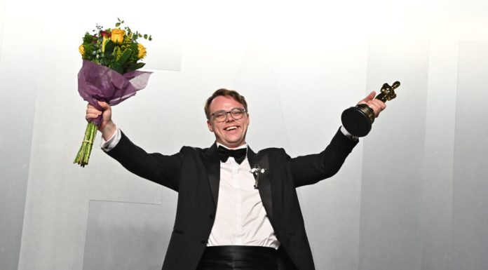 Regizorul filmului împotriva lui Putin și-a pierdut premiul Oscar în timpul unui zbor