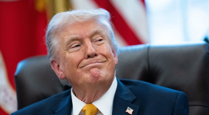Trump va efectua controlul medical anual pe 26 mai. Tot mai multe întrebări din cauza folosirii intense a machiajului