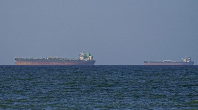 Coreea de Sud va investiga incendiul navei din Strâmtoarea Ormuz. Trump dă vina pe atacul iranian
