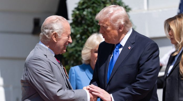 Gest neașteptat al lui Trump după întâlnirea cu Regele Charles al III-lea de la Casa Albă: whisky-ul scoțian scapă de taxe