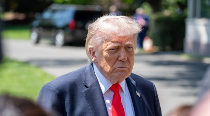Lovitură pentru Trump: Senatul SUA cere limitarea puterilor de război ale lui Trump în Iran. Patru republicani au votat împotriva Casei Albe