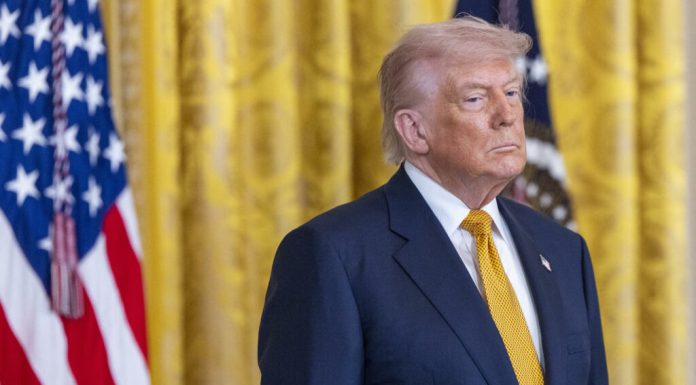 „Dacă particip, sunt ucis. Dacă nu particip, sunt ucis”. Donald Trump s-ar putea să nu participe la nunta fiului cel mare