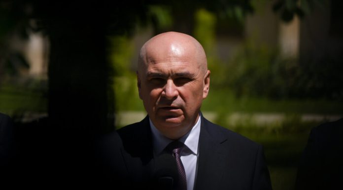 Ilie Bolojan, mesaj de Ziua Eroilor: Ne înclinăm cu recunoștință în fața celor care și-au dat viața pentru libertatea și demnitatea poporului român
