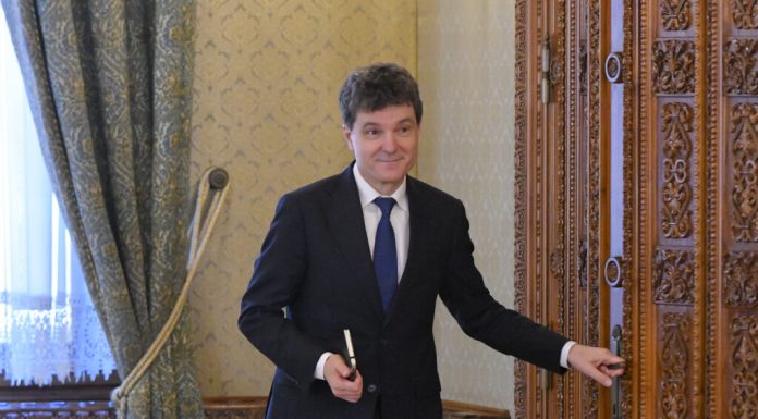 Sondaj INSCOP: Președintele Nicușor Dan ar rezista unui referendum de demitere