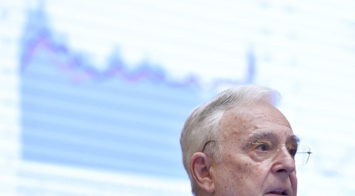 Euro at 5.20 lei, the new normal? Here’s what Isarescu says