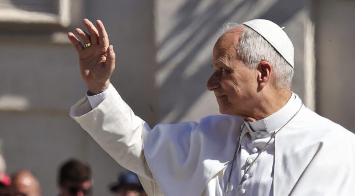 Papa Leon al XIV-lea, îngrijorat de atacurile masive asupra Ucrainei: „Oriunde cad rachete și drone, speranțele se prăbușesc”