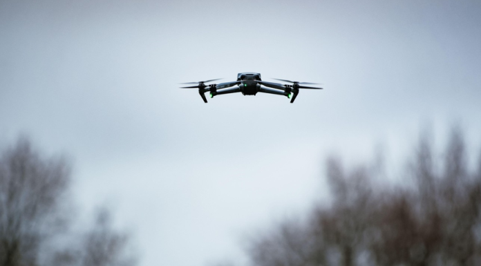 Drone suspecte raportate în regiunea capitalei finlandeze. Traficul pe aeroportul din Helsinki a fost suspendat