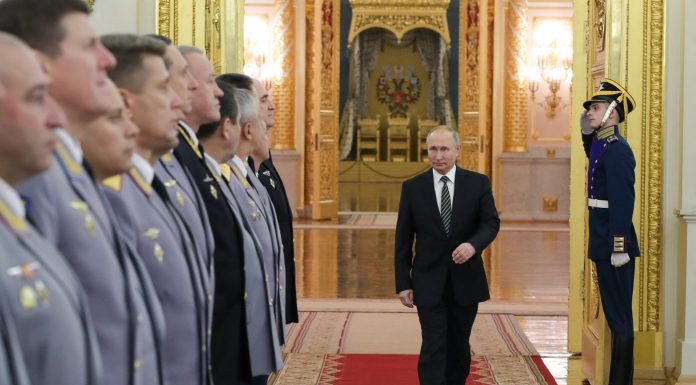 „Putin a ipotecat în mare măsură viitorul Rusiei”. Cum a transformat frica elitele de la Kremlin în „lachei”