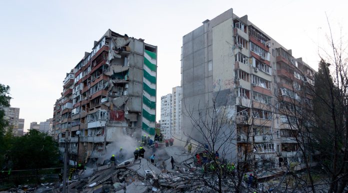 Rusia atacă masiv Ucraina: peste 670 de drone și 56 de rachete, un mort și zeci de răniți anunță Zelenski