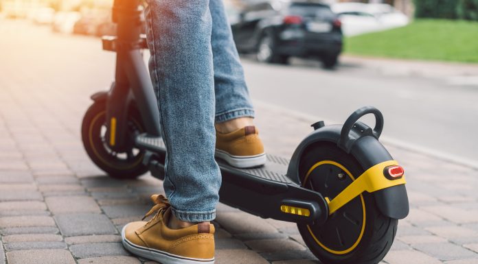 Ce trotinete electrice trebuie să aibă asigurare în 2026. Unde se încheie polița și ce sancțiuni riscă utilizatorii fără RCA