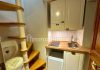 O garsonieră de 10 mp, cu scară interioară, se vinde cu 115.000 într-un oraș din Italia. „Un mini-apartament încântător”