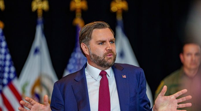 JD Vance promite că America nu va intra într-un „război fără sfârșit” cu Iranul. „Ne ocupăm de treabă, apoi plecăm acasă”