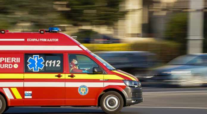 Zeci de persoane s-au simţit rău după ce au participat la nunta fiului unui fost comisar de poliție, în Iaşi. Zece au fost spitalizate