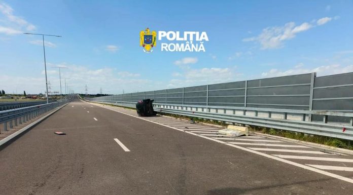 Cursă pe Autostrada Soarelui după ce un bărbat s-a răsturnat cu mașina încercând să scape. Ce au descoperit polițiștii asupra sa