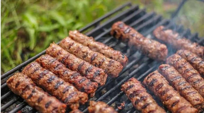 Au voie copiii să consume mici? Ce spune un medic român despre riscuri