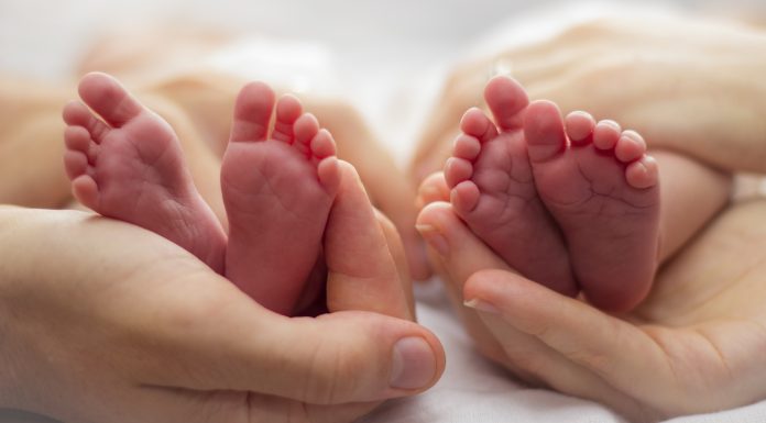 Rata natalităţii a scăzut în toate statele UE în ultimii 20 de ani. România, printre țările cu cele mai tinere mame