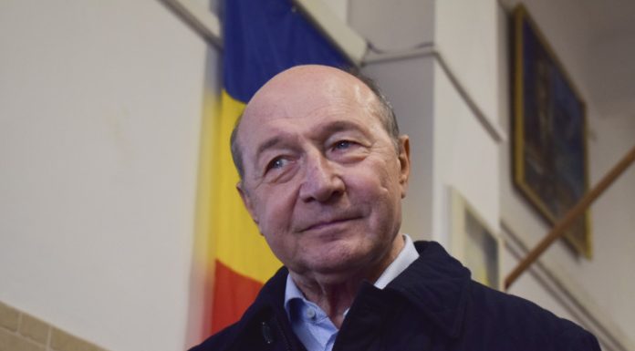 Maia Sandu i-a acordat din nou cetățenia moldovenească lui Traian Băsescu. „Sunteți nu doar fratele nostru”