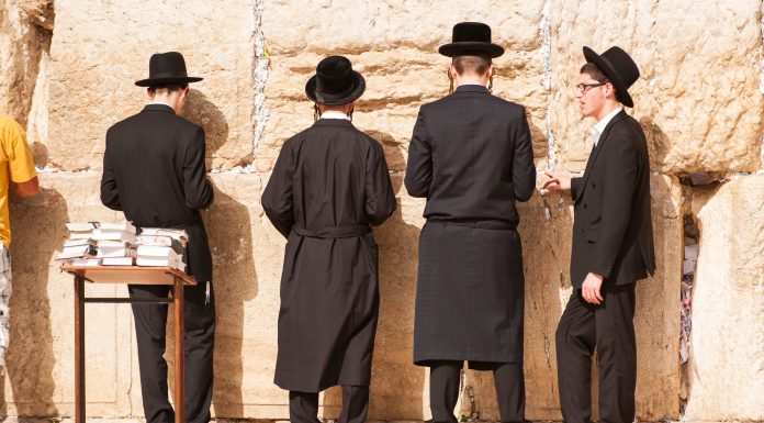 Israel: Din ce în ce mai mulți evrei ultraortodocşi primesc ordine de recrutare. Armata anunță o creștere cu 24% a încorporărilor