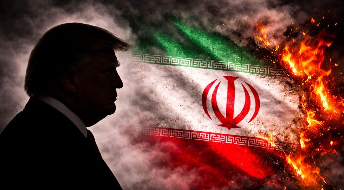 „Iranul ne ține arma la tâmplă”, avertizează un fost șef al CIA. Ce spune Leon Panetta despre opțiunile Trump de a încheia războiul