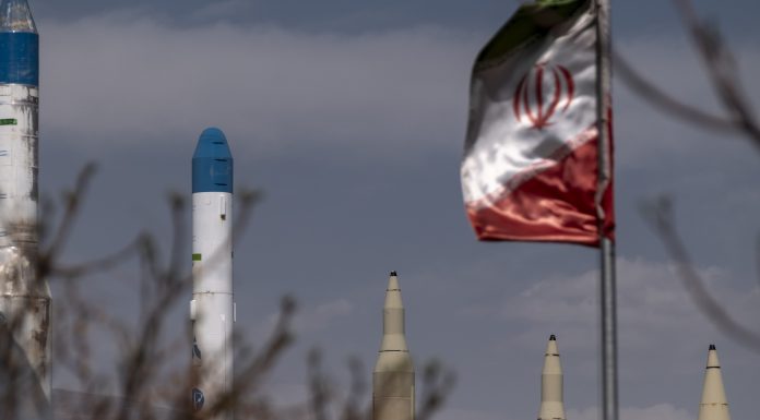 „Iată cum doborâți un F-18”: imagini din taberele milițiilor iraniene. Antrenamente cu rachete antiaeriene contra avioanelor de luptă
