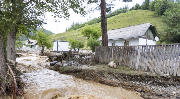 Alertă hidrologică: cod galben de inundaţii pe râuri din 22 de judeţe, până duminică la prânz
