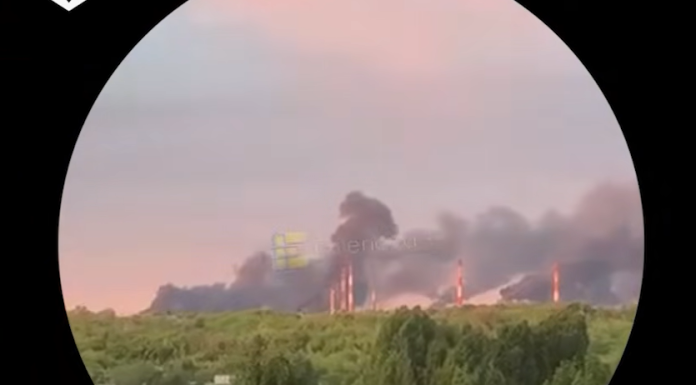 Ucraina a atacat rafinăria de la Saratov și alte instalații energetice ale Rusiei. Incendiu la rafinăria ucraineană din Rîvne