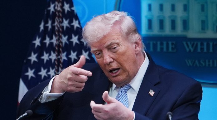 „Adios”: Donald Trump a distribuit o imagine AI care evocă un atac al SUA asupra Iranului