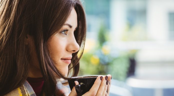 Legătura dintre cafea și reducerea stresului. Surpriza este varianta decofeinizată