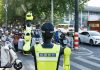 Roboți umanoizi, folosiți pentru dirijarea traficului în China