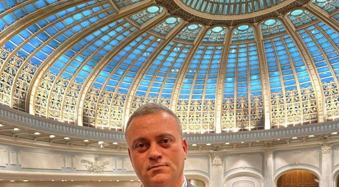 Un deputat a demisionat din grupul PSD pentru a trece la PNL. Inițial, a fost ales pe listele partidului Dianei Șoșoacă