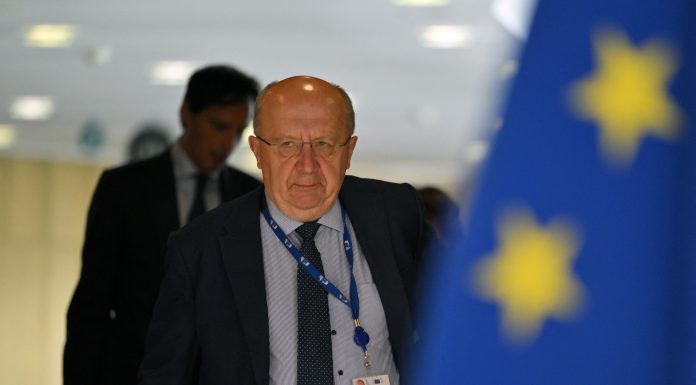 Comisarul UE pentru Apărare îndeamnă țările să renunțe la fabricarea armelor „haute couture”: „O producție extrem de sofisticată”