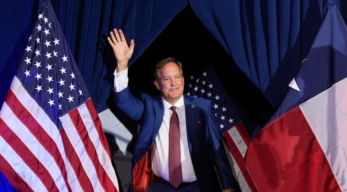 Trump își consolidează şi mai mult controlul asupra Partidului Republican: Candidatul susţinut de el câştigă alegerile primare în Texas
