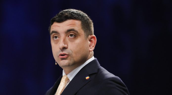 George Simion intervine în scandalul SAFE și acuză Coaliția PSD-PNL că a jefuit România: „Contractele miros a corupție”