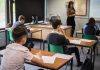 Ce s-ar putea schimba pentru elevii de liceu. Ministerul Educației a pus în consultare 175 de programe școlare noi