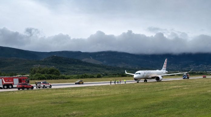 Un Airbus A220 cu 130 de pasageri a derapat de pe pistă pe aeroportul din Split, Croația