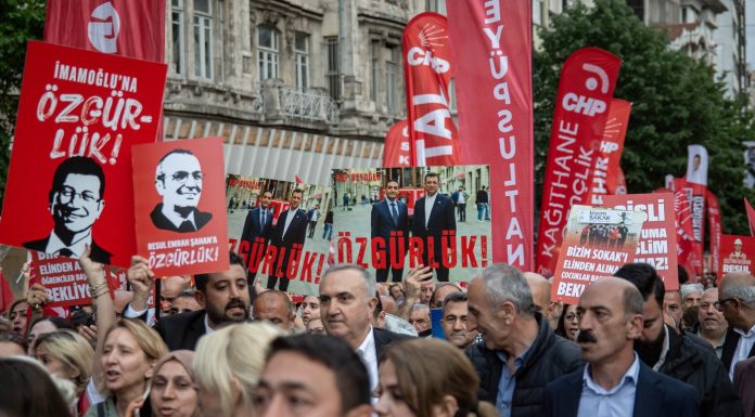 Tot mai mulţi primari turci din partidul de opoziție CHP, arestați preventiv. Un fost edil a fost condamnat la 46 de ani de închisoare