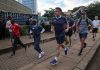 Macron, alergare matinală pe străzile din Nairobi împreună cu dublul campion olimpic Kipchoge, înaintea summitului „Africa Forward”