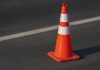 Accident pe DN 67, în Gorj: patru persoane rănite după ce o mașină a lovit un copac
