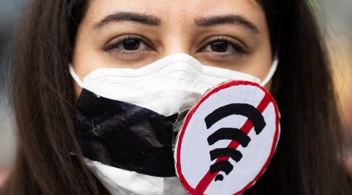 Internet „cu picătura” în Iran: conexiunea, restabilită doar parțial după trei luni de izolare. „Ne-am obișnuit să îndurăm”