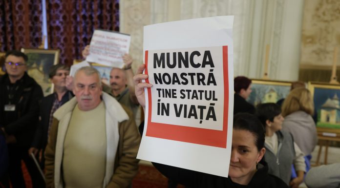 Funcționarii din Parlament amenință cu greva generală din cauza noii legi a salarizării: „Nu solicităm privilegii”