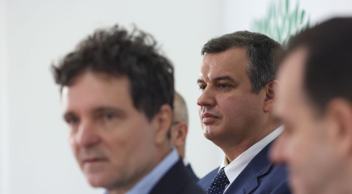 Kelemen: Tomac e om onorabil. Dar să încredinţezi formarea unui guvern unui preşedinte de partid care nu e în Parlament, e interesant