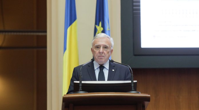 „S-ar putea să nu mai fim în toamnă chiar campioni la inflaţie”. Mugur Isărescu: „Ne trebuie însă guvern în mod clar”