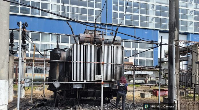 Garda de Mediu, verificări după incendiul de la CET Vest: Solul, posibil contaminat pe o suprafaţă de 50 de metri pătraţi