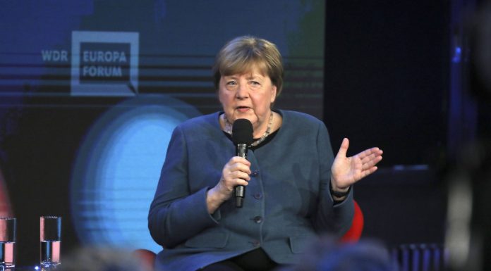 Angela Merkel critică UE pentru că nu poartă dialog cu Rusia. „Nu este suficient ca președintele SUA să mențină contactul”