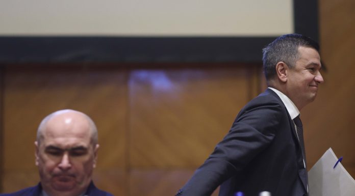 Ciucu îi răspunde lui Grindeanu: „Zombi e acela care are cotă de încredere sub 10%. Bolojan are un viitor politic bun”