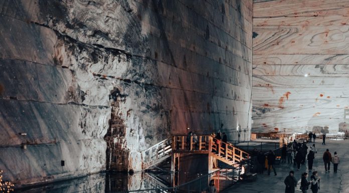 Imagini virale: un obiectiv turistic din România este comparat cu un peisaj din „Stăpânul inelelelor”. Elon Musk a fost impresionat